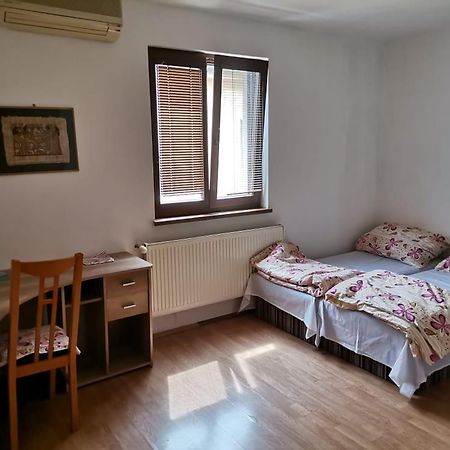 Anh' Private Rooms For Tourist براتسيلافا المظهر الخارجي الصورة