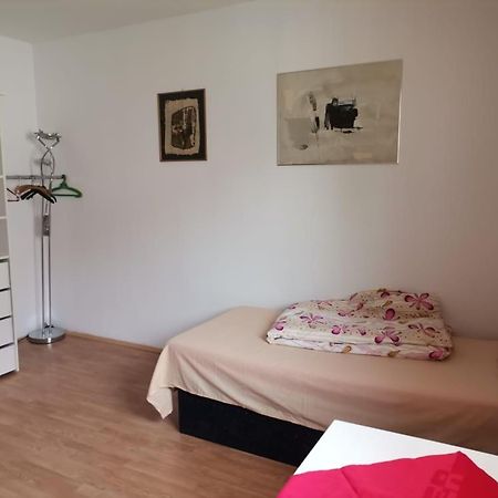 Anh' Private Rooms For Tourist براتسيلافا المظهر الخارجي الصورة