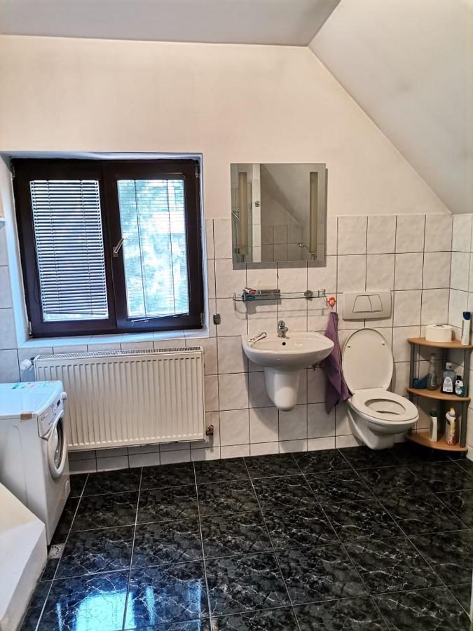 Anh' Private Rooms For Tourist براتسيلافا المظهر الخارجي الصورة